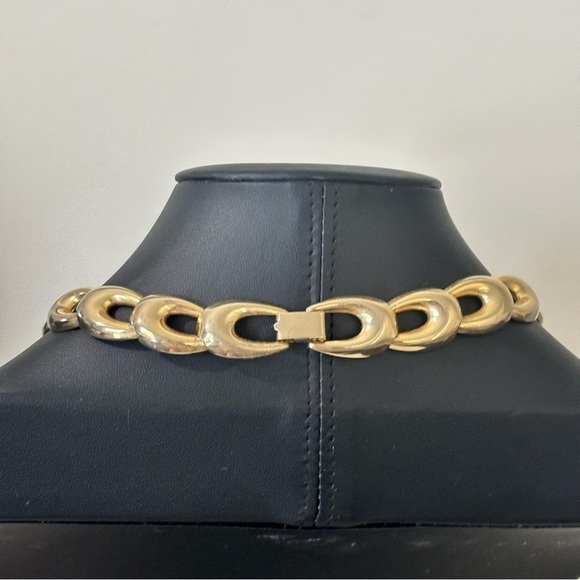 Goltone retro choker style necklace - Picture 2 of 8